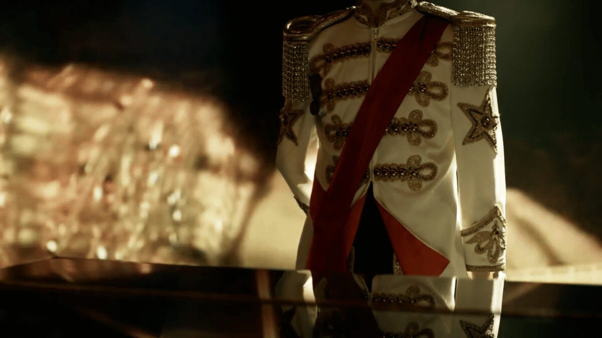 Elton John: Touched By Gold (PioneerTV)